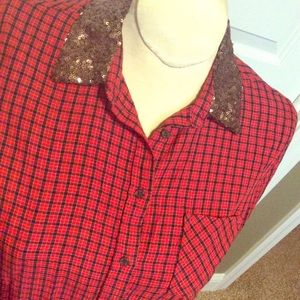 Red/black plaid button down sequin collar shirt!!